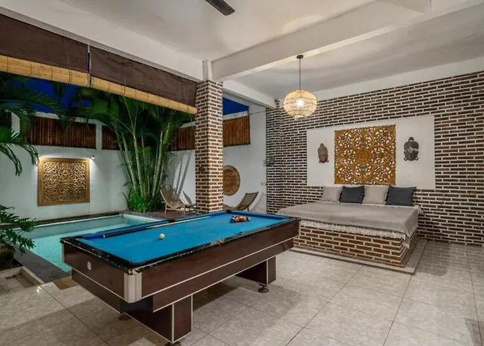 Luxury 3-bedroom Pool In Near & Nightlife