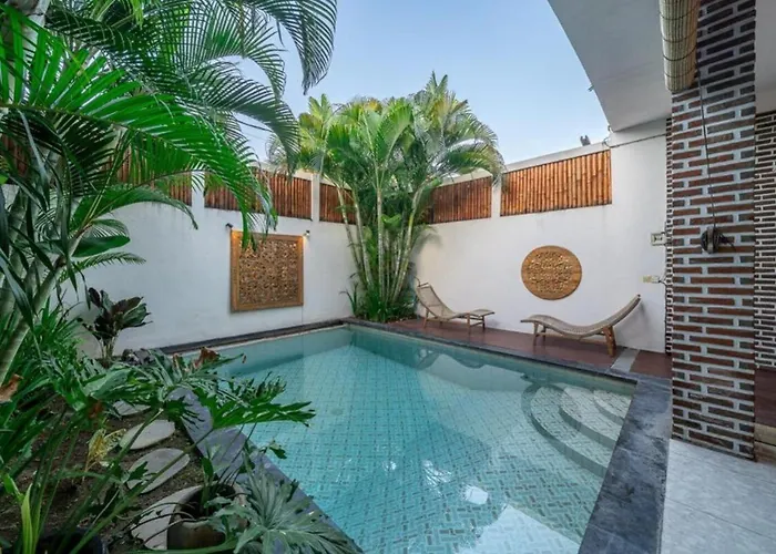 Luxury 3-bedroom Pool In Near & Nightlife Villa *